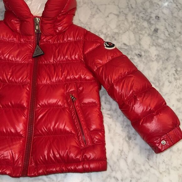 MONCLER RED DOWN JACKET 6Y - Picture 9 of 16